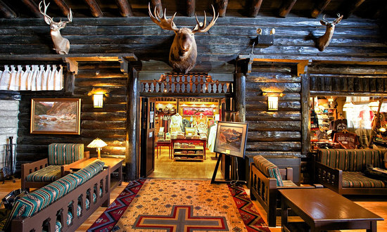 The Historic El Tovar hotel on the South Rim of the Grand Canyon