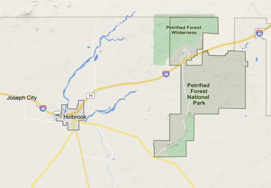 Map showing the location of the Petrified Forest National Park in relation to Holbrook