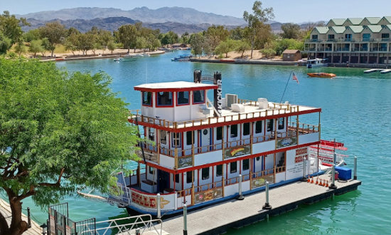 Tour boat in Lake Havasu City, Arizona