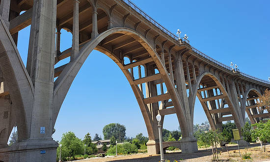 Current day view of the Arroyo-Seco Bridge, between Pasadena and Los Angeles, California