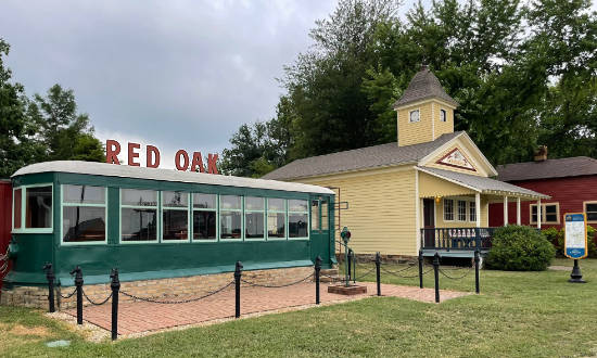 Red Oak II, northeast of Carthage, Missouri