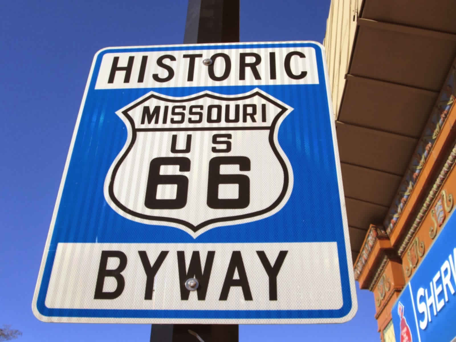 Route 66 road trip to Cuba Missouri, with photos, maps, murals, hotel