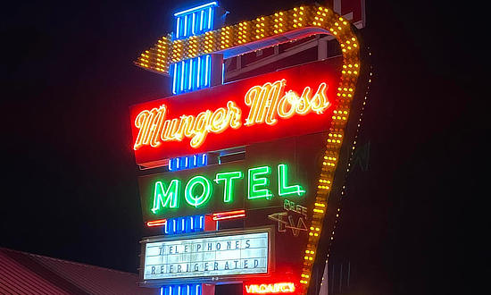 Neon sign at the Munger Moss Motel in Lebanon, Missouri