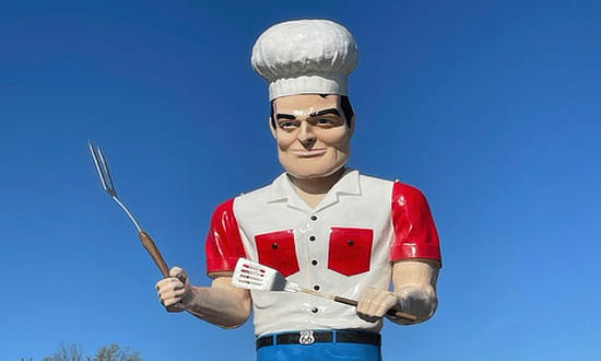 The "Chef Muffler Man" in Springfield, Missouri