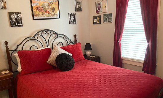 Interior view of one of the guest cabins at the Rockwood Motor Court in Springfield, Missouri