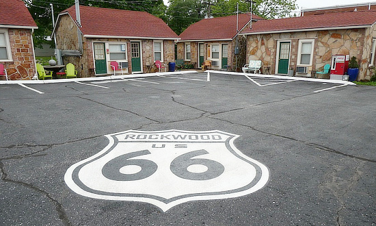 Cabins at the Rockwood Motor Court in Springfield, Missouri