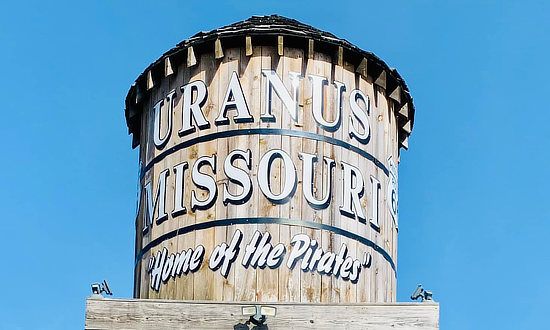 Water tower at Uranus, Missouri on Route 66