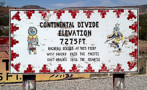 The Continental Divide in New Mexico ... rainfall divides at this point, either to the Pacifc or Atlantic Oceans