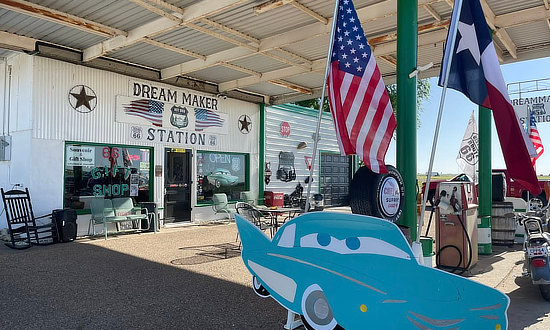 Dream Maker Station Route 66 Souvenir & Gift Shop in Adrian, Texas