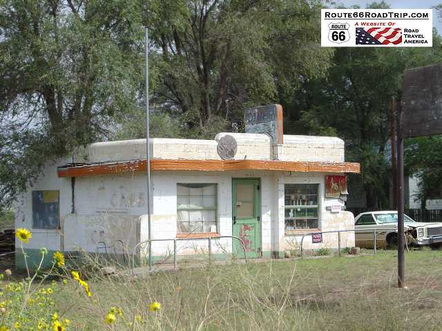 Abandoned Brownlee Diner in Glenrio, Texas