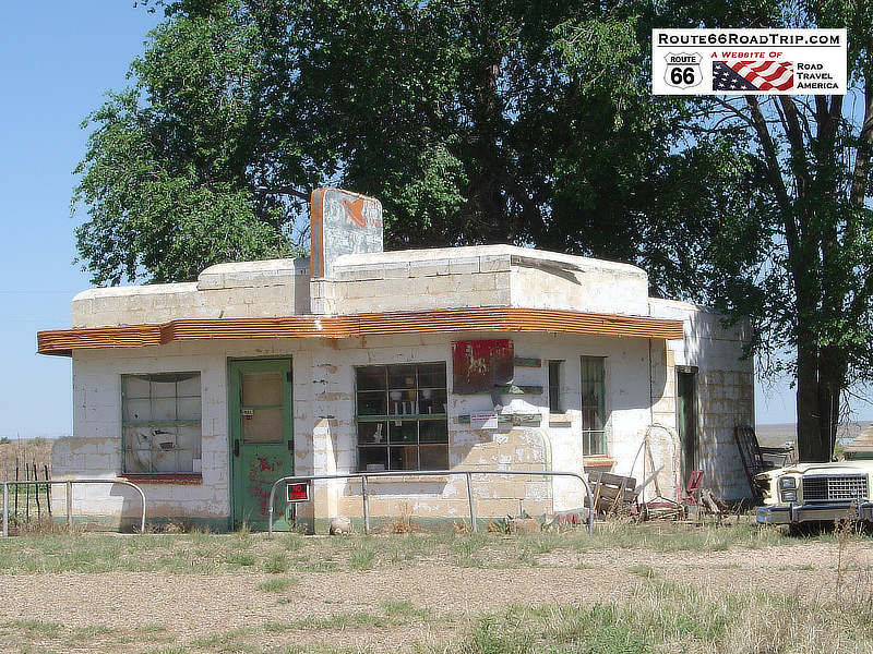 Abandoned Brownlee Diner in Glenrio, Texas